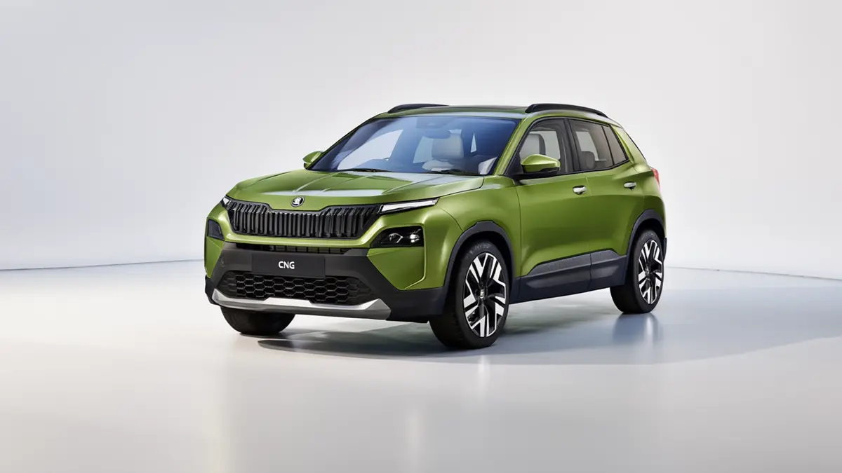 Skoda Kylaq CNG 2026 SUV in city driving, fuel-efficient and family-friendly design
